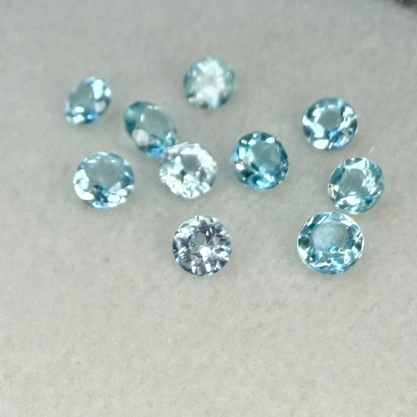 Apatite, 3mm Round, 1 Carat Bundle