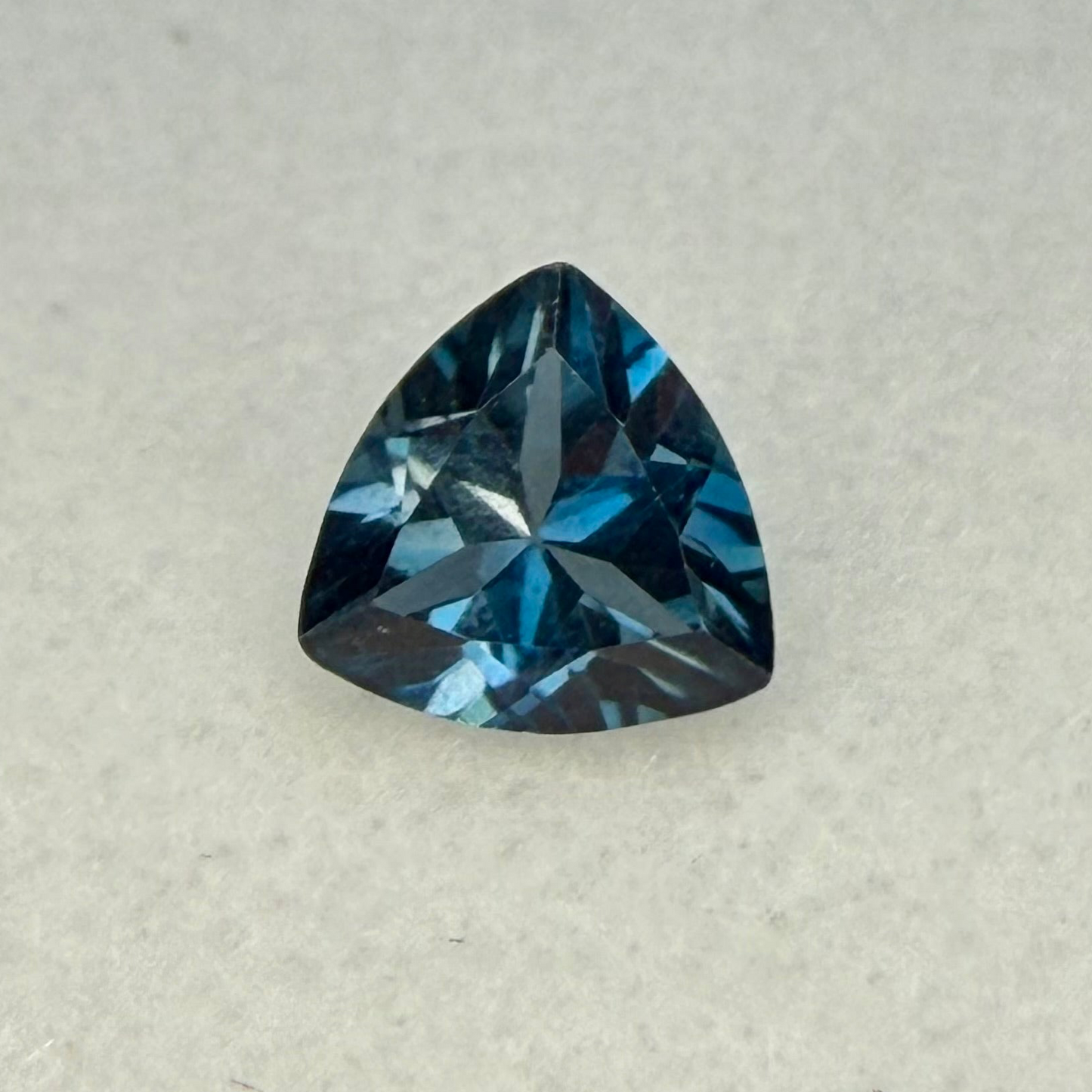 London Blue Topaz, 7mm Trillion Cut, Ave Ct Wt 1.36