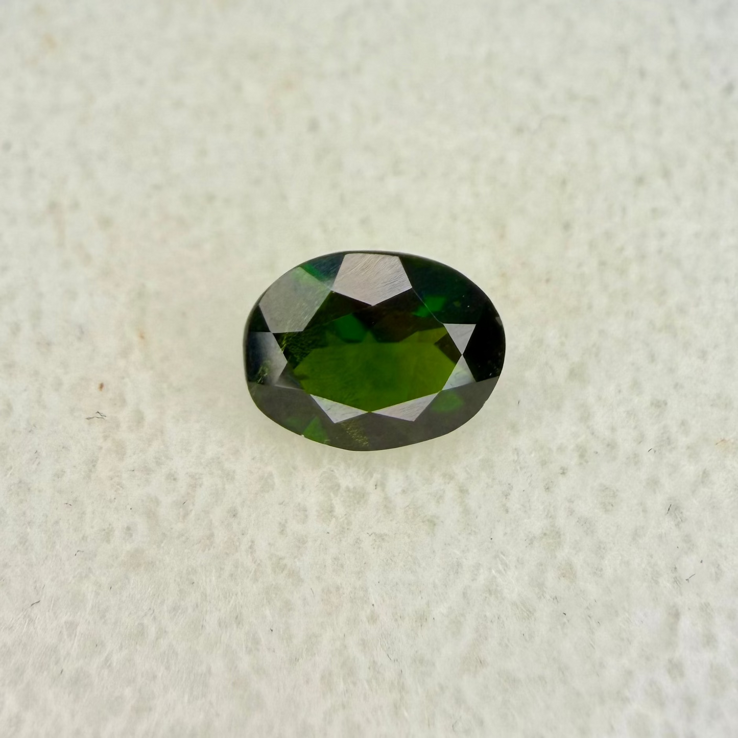 Chrome Diopside, 8x6mm Oval Cut, Ave Ct Wt 1.15