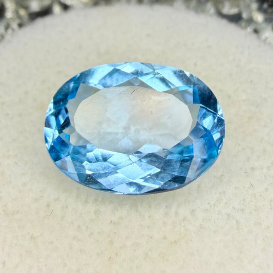 Old Stock Swiss Blue Topaz, 15.5x11.5mm Oval Cut, 10.1 carats